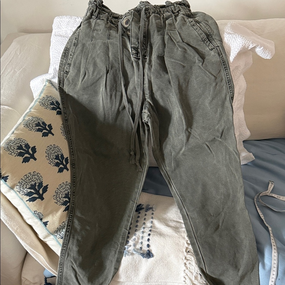 Free People Sage Cargo Pants inseam 25 in sz XS